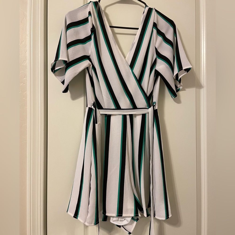 NWOT Juniors striped romper.